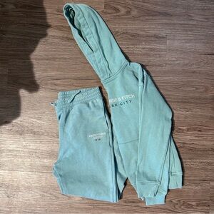 Pullover and joggers set